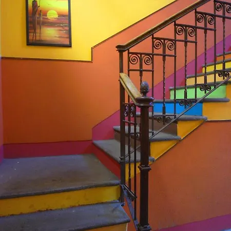California Hostel
