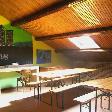 California Hostel