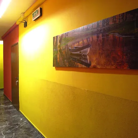 Hostel California *