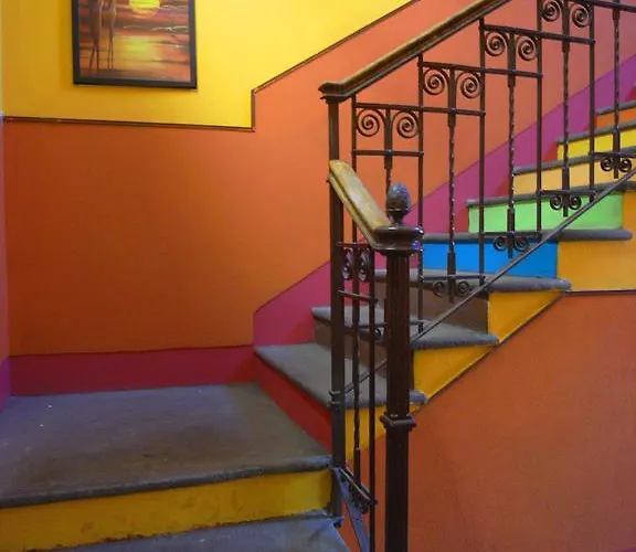 California Hostel