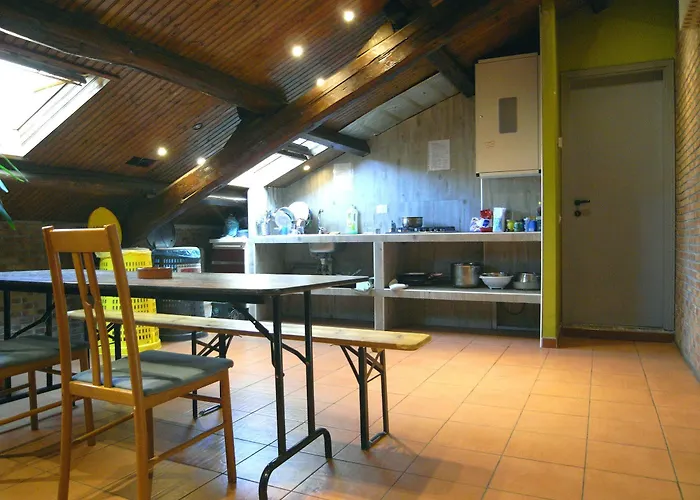 California Hostel *