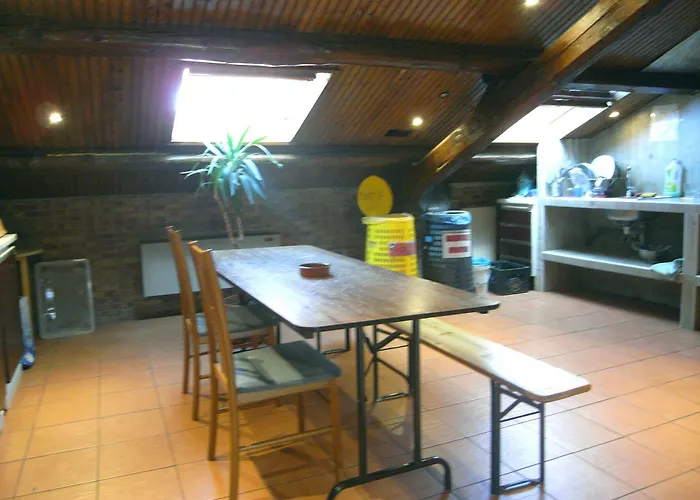 Hostel California