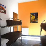 Hostel California *