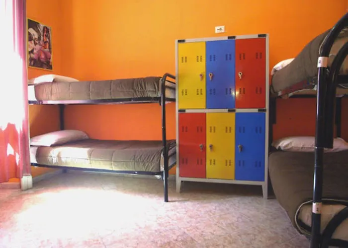 California Hostel