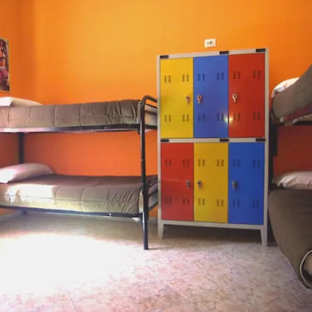 California Hostel